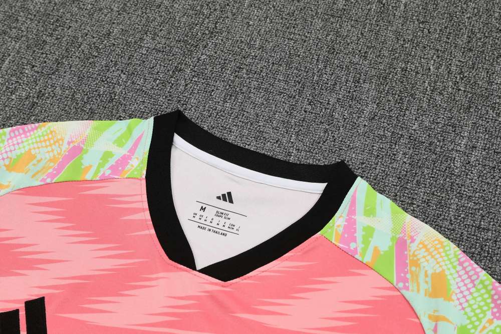 2025/2026 Real Madrid Pink Camouflage Short-Sleeve Training Kit