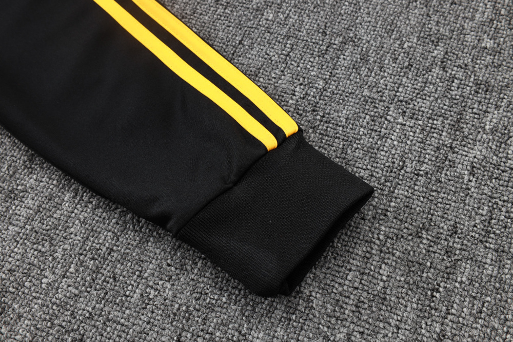 2025/2026 Real Madrid Black Long-Zip Long-Sleeve Training Kit