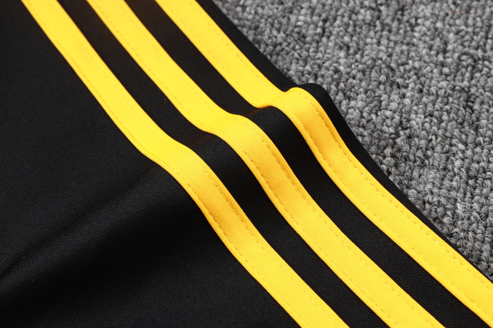 2025/2026 Real Madrid Black Long-Zip Long-Sleeve Training Kit