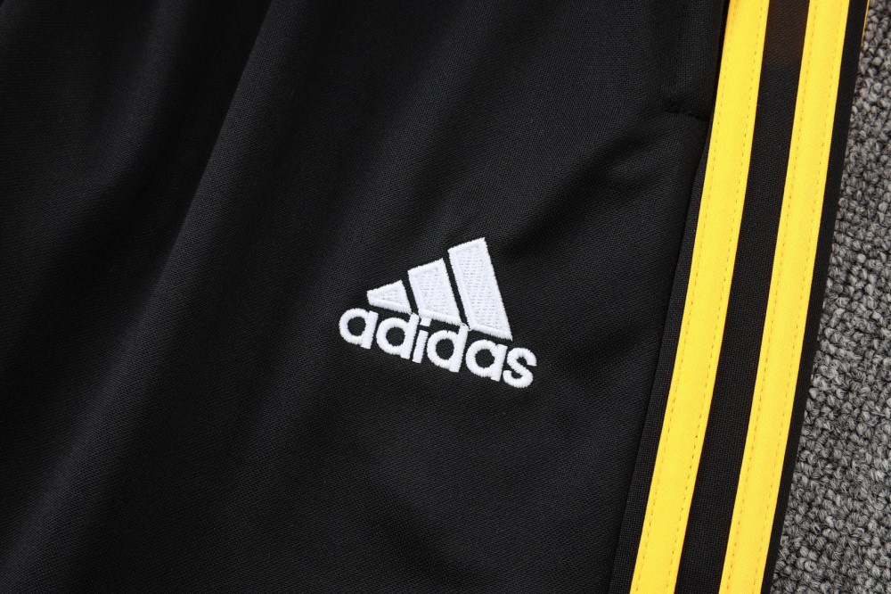 2025/2026 Real Madrid Black Long-Zip Long-Sleeve Training Kit
