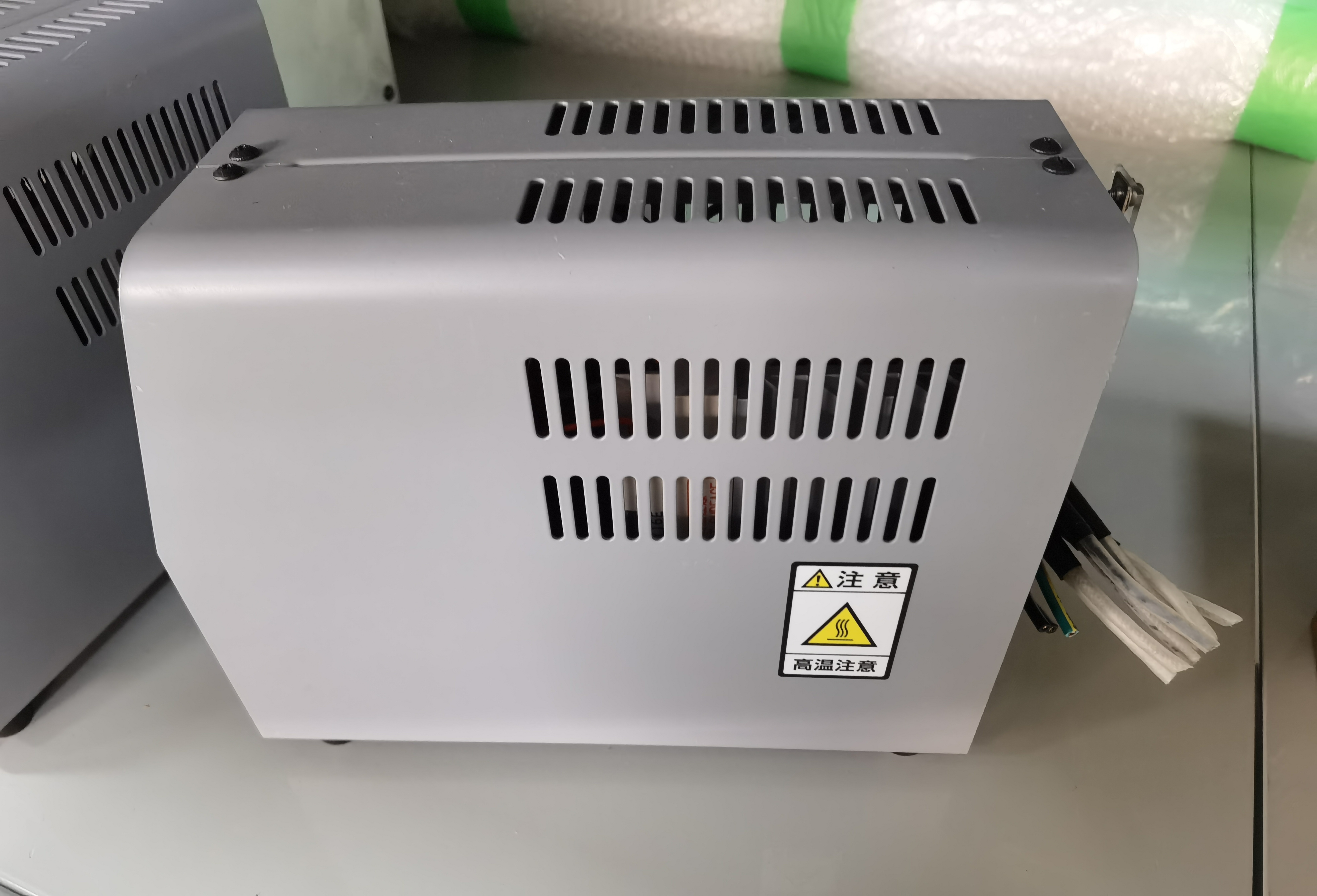 Universal Temperature Controllers  MTCRM