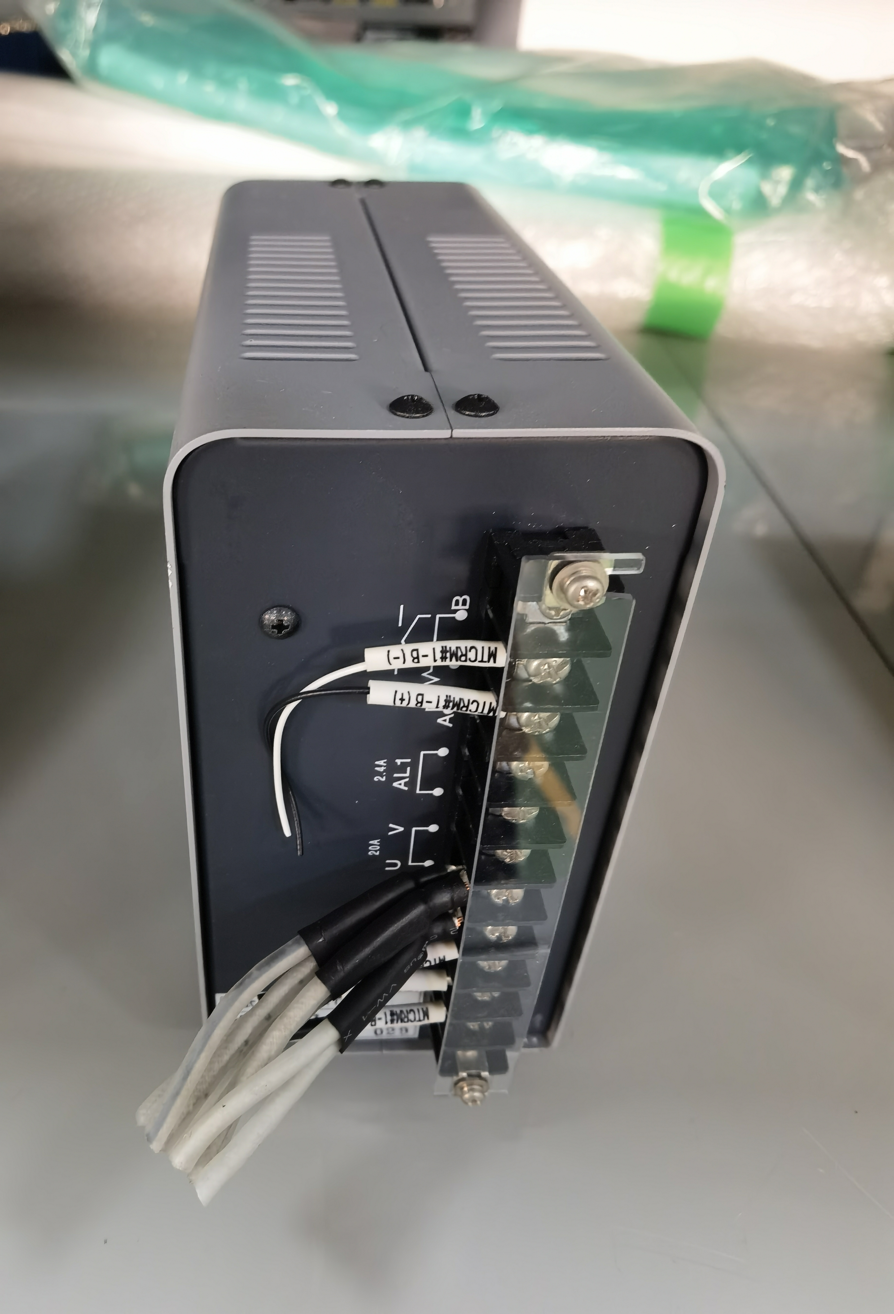 Universal Temperature Controllers  MTCRM
