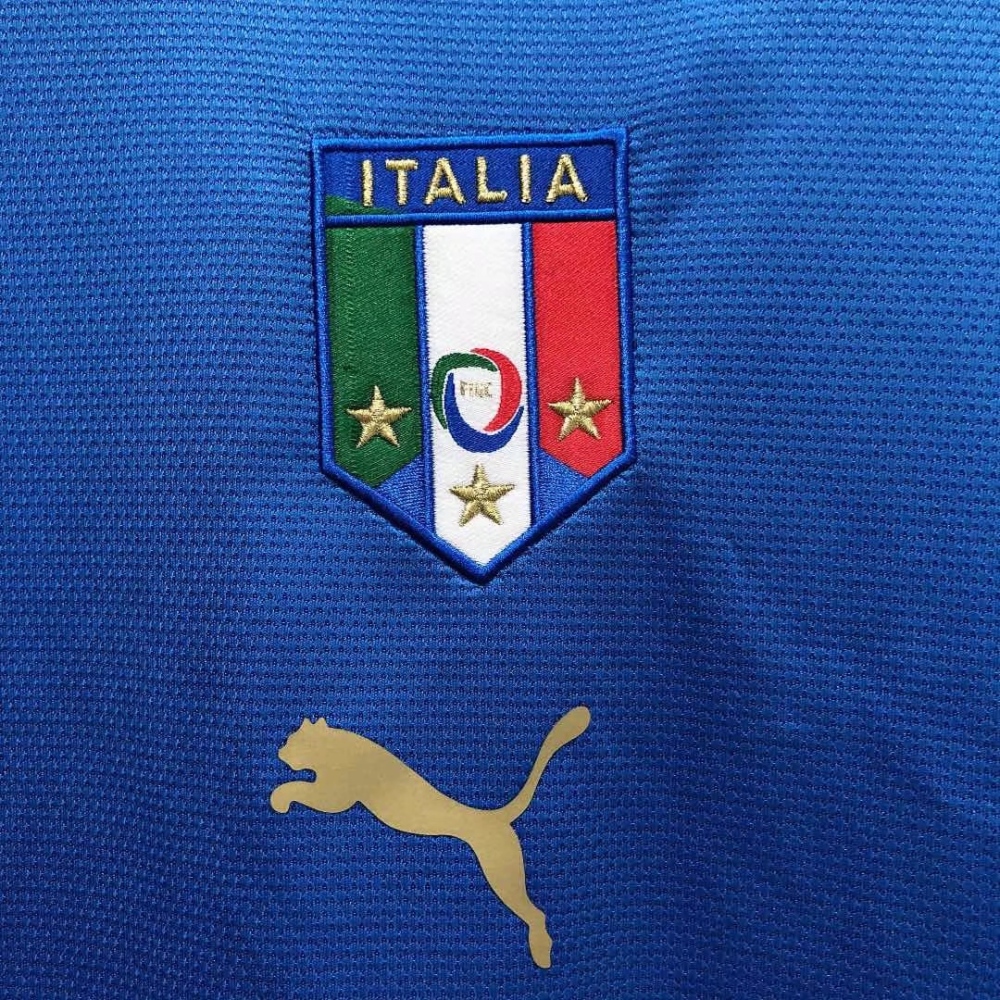Italy 06 home jersey
