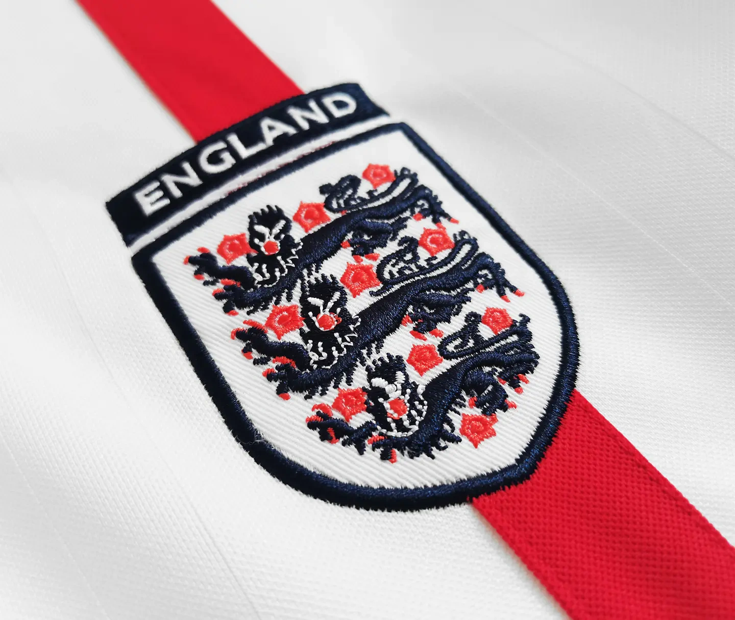 Retro England 2002 Home Stadium Long Sleeve Jersey