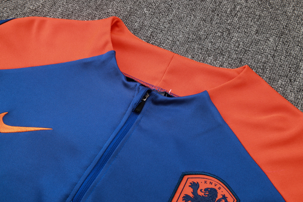 Netherlands 24/25 Adults Long sleeves half-zip Top + pants