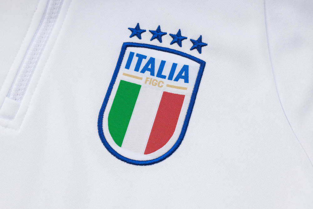 Italian 24/25 adult outerwear, half zipper and hat, training suit top and pants