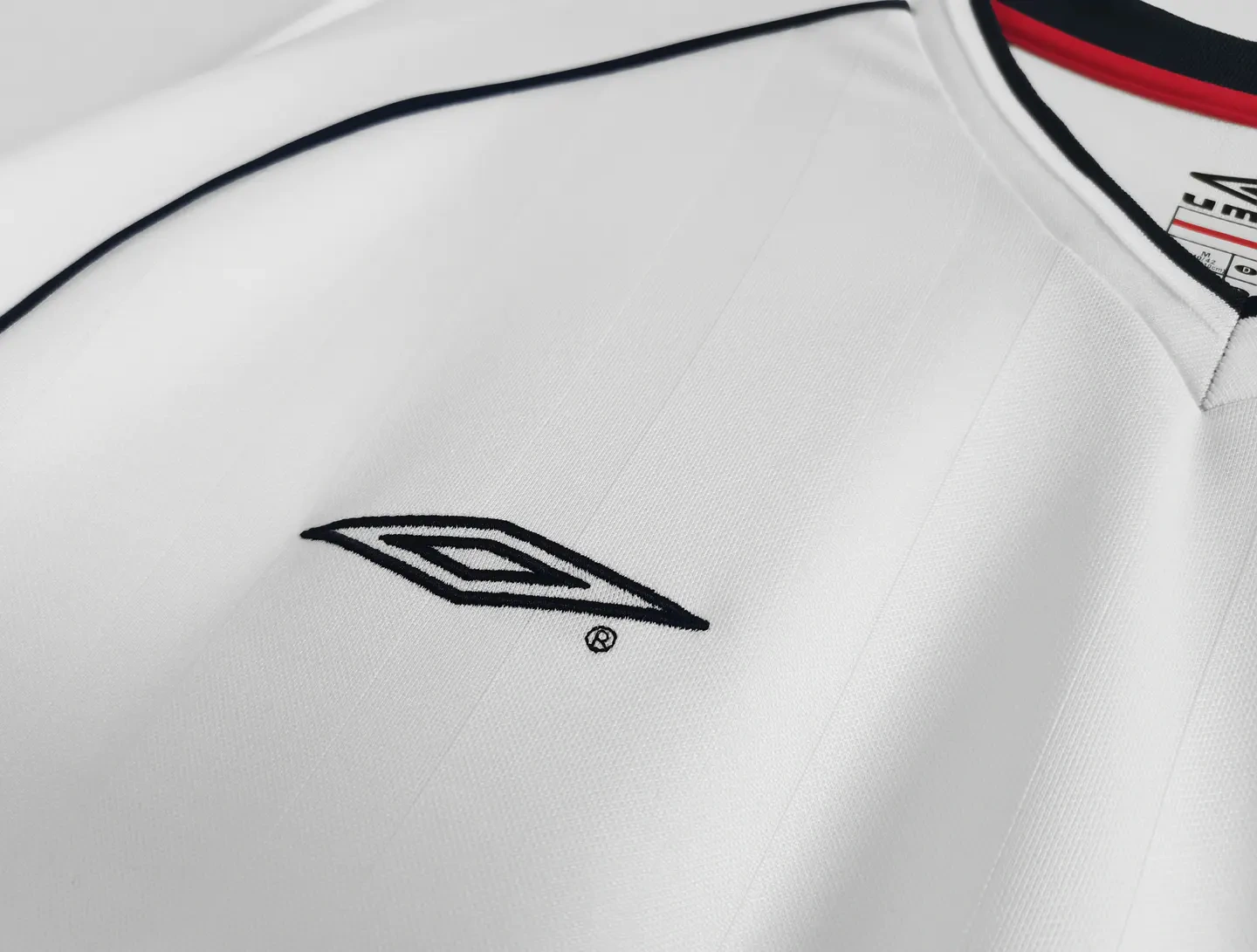 Retro England 2002 Home Stadium Long Sleeve Jersey