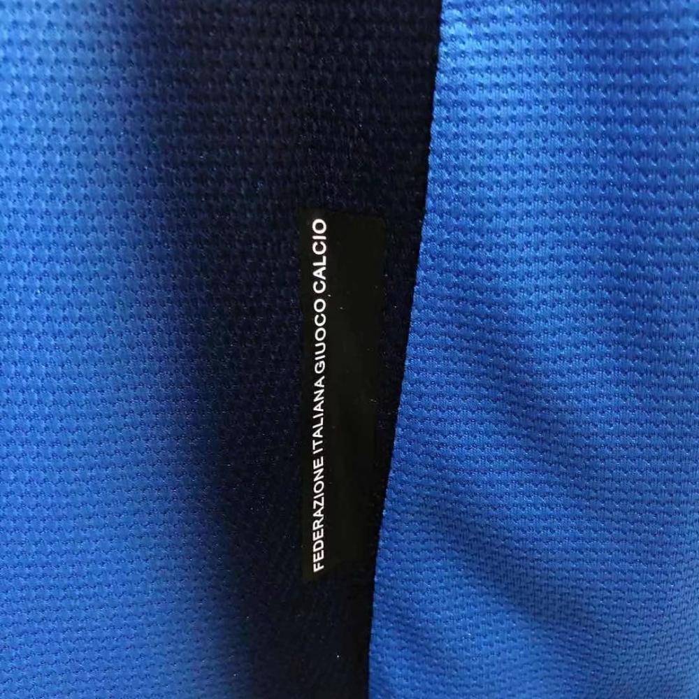 Italy 06 home jersey