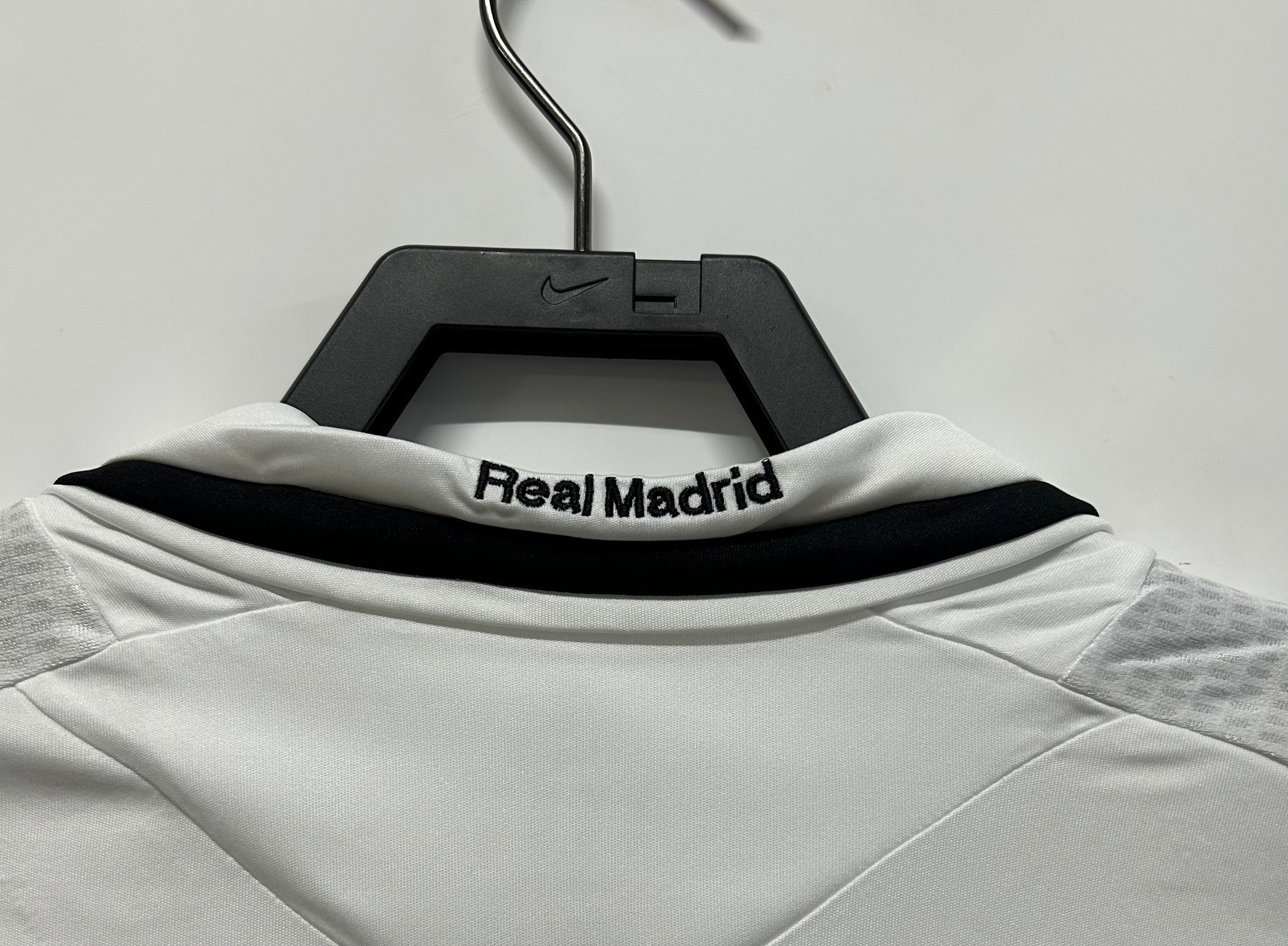 Real Madrid Retro 2008-2009 home court jersey