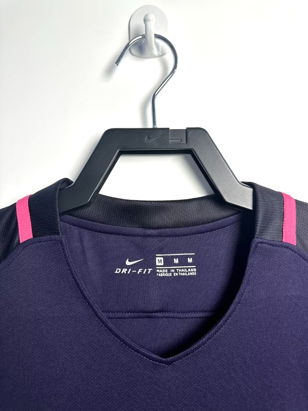 Barcelona Retro 2016-2017 away jersey