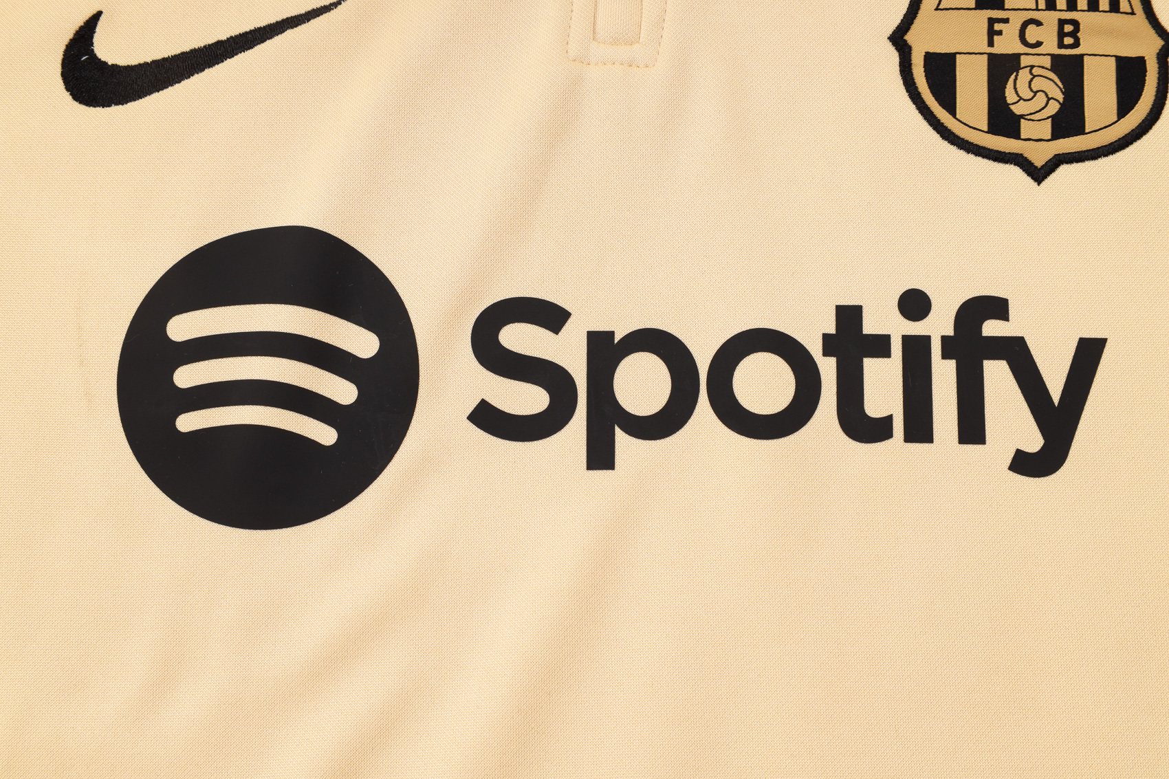 Barcelona 24/25 Adults  Long sleeves half-zip training suit Top + pants