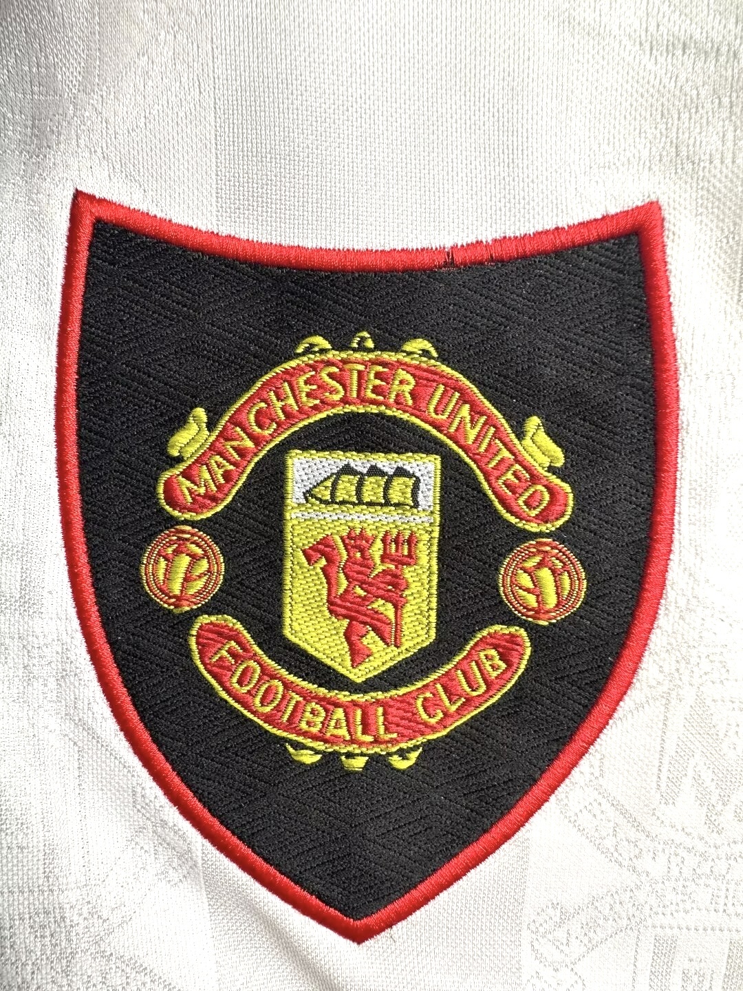 Manchester United Retro 1998-1999 season long away jersey