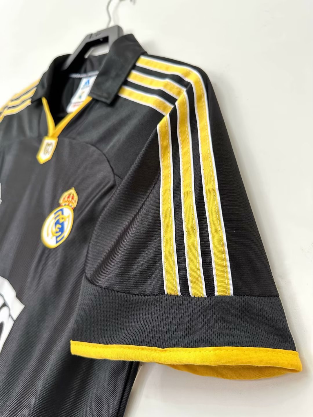 Real Madrid  Retro1999- 2001 Away jersey
