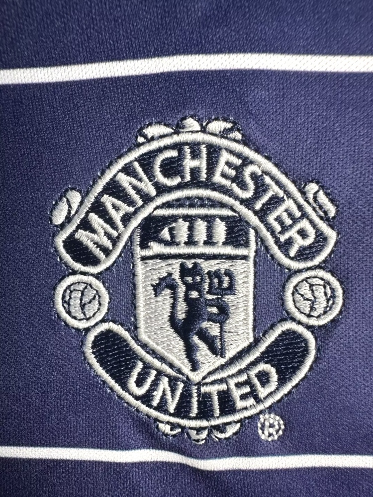 Manchester United Retro 1999-2000 season away jersey