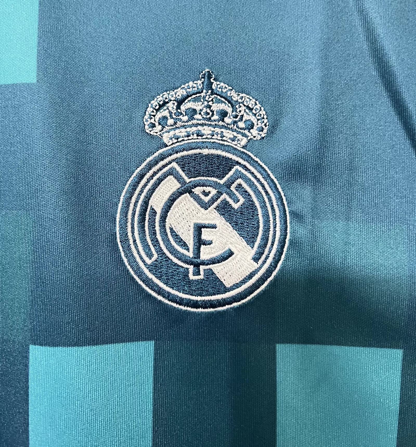 Real Madrid  Retro 2017-2018 Second away game  jersey