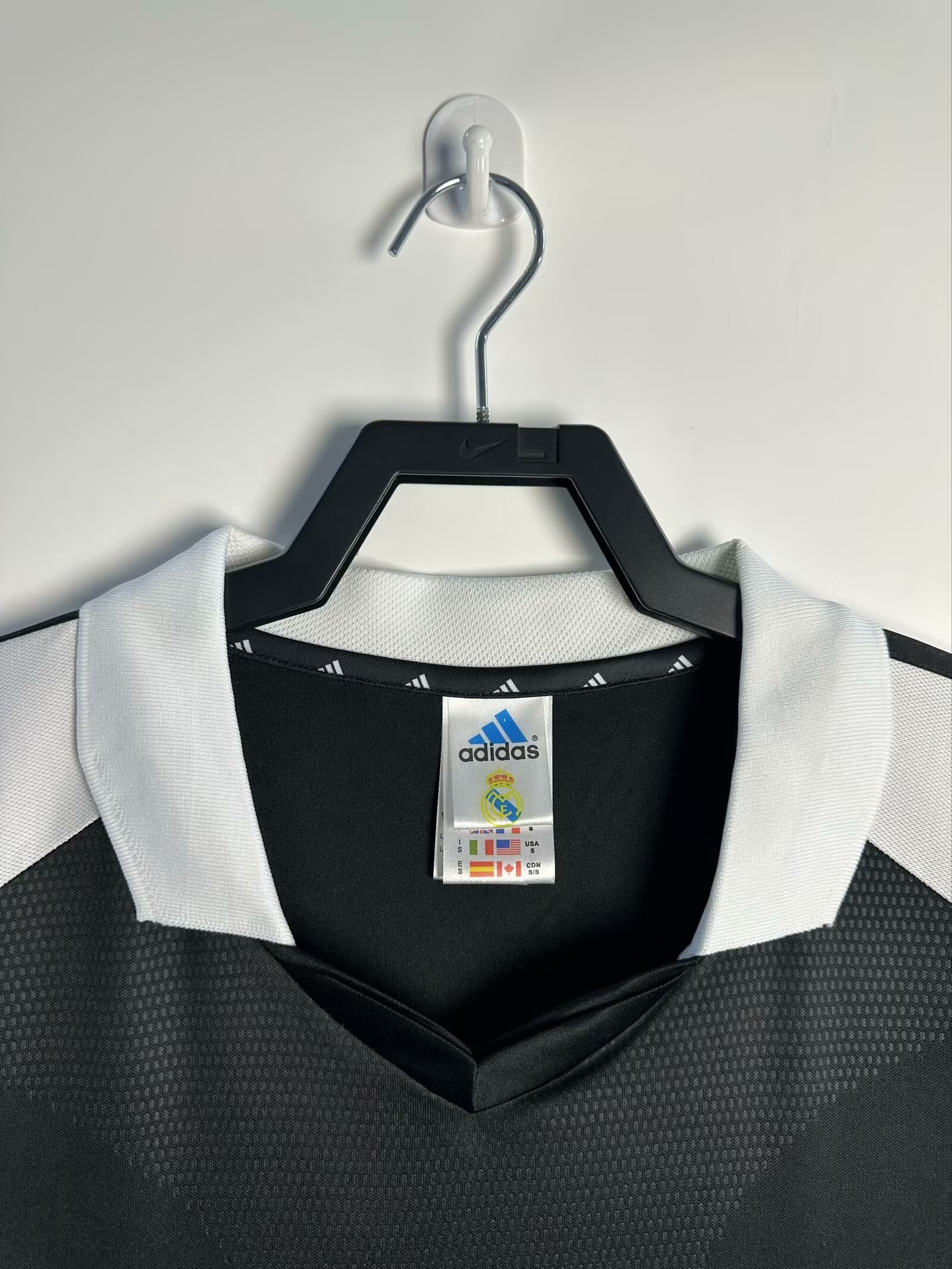 Real Madrid  Retro 2002-2003 away jersey
