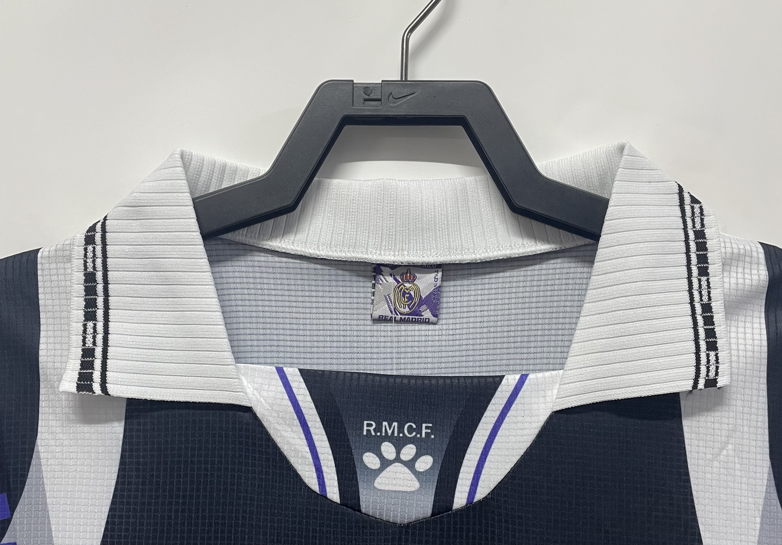 Real Madrid  Retro 1997-1998 away jersey