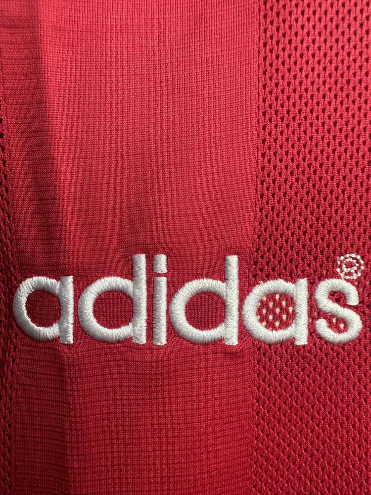 Liverpool Retro 1995-1996 season long home jersey