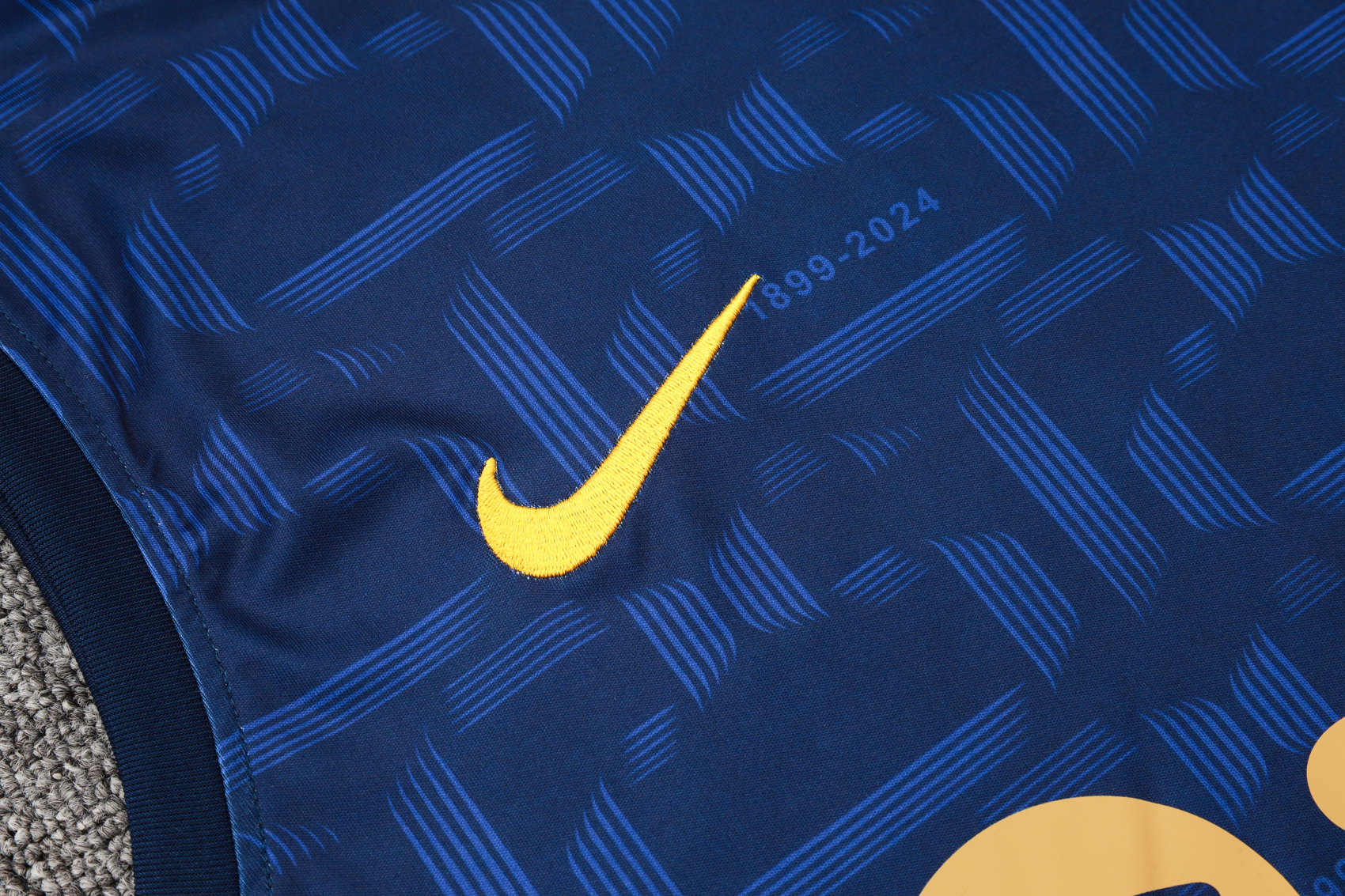 Barcelona 24/25 Adults short sleeved training suit with top and pants