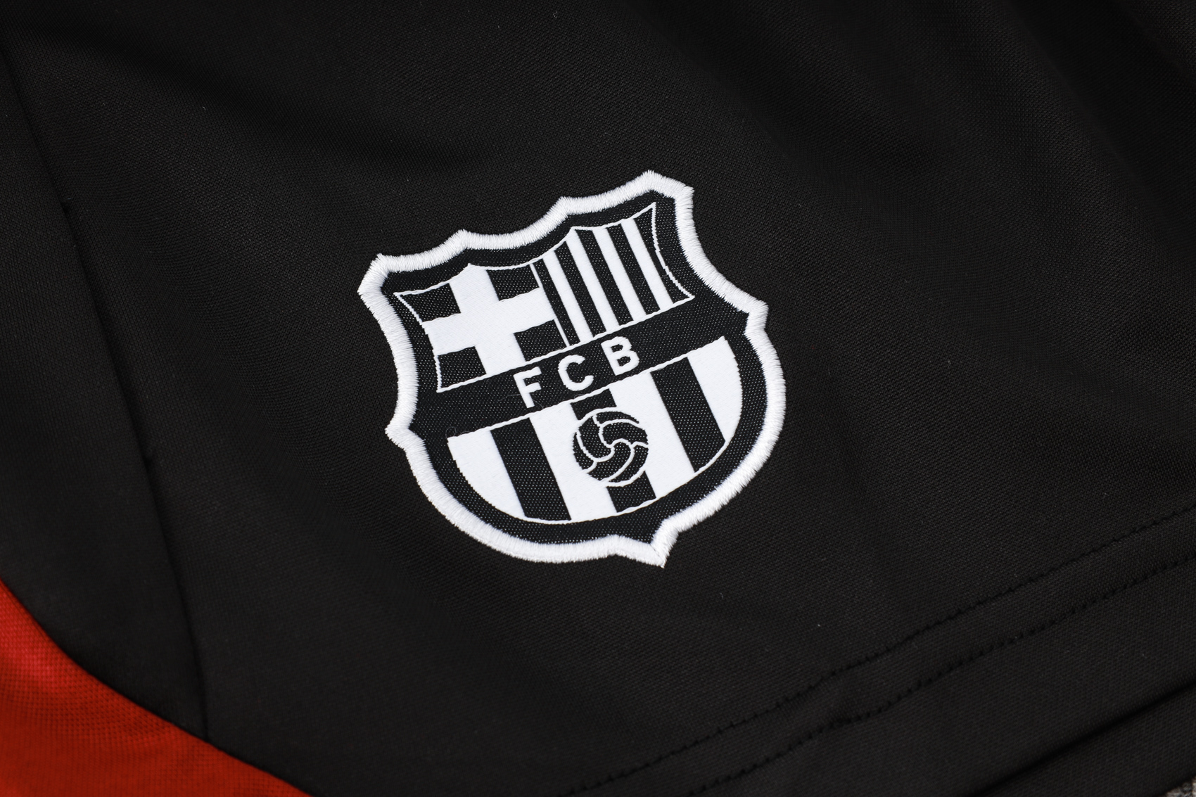 Barcelona 24/25 Adults short sleeved training suit with top and pants