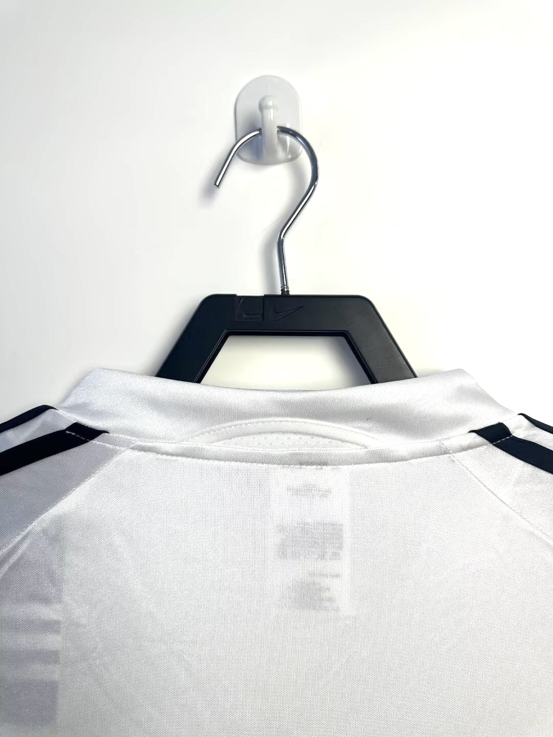 Real Madrid Retro 2004-2005 home court jersey