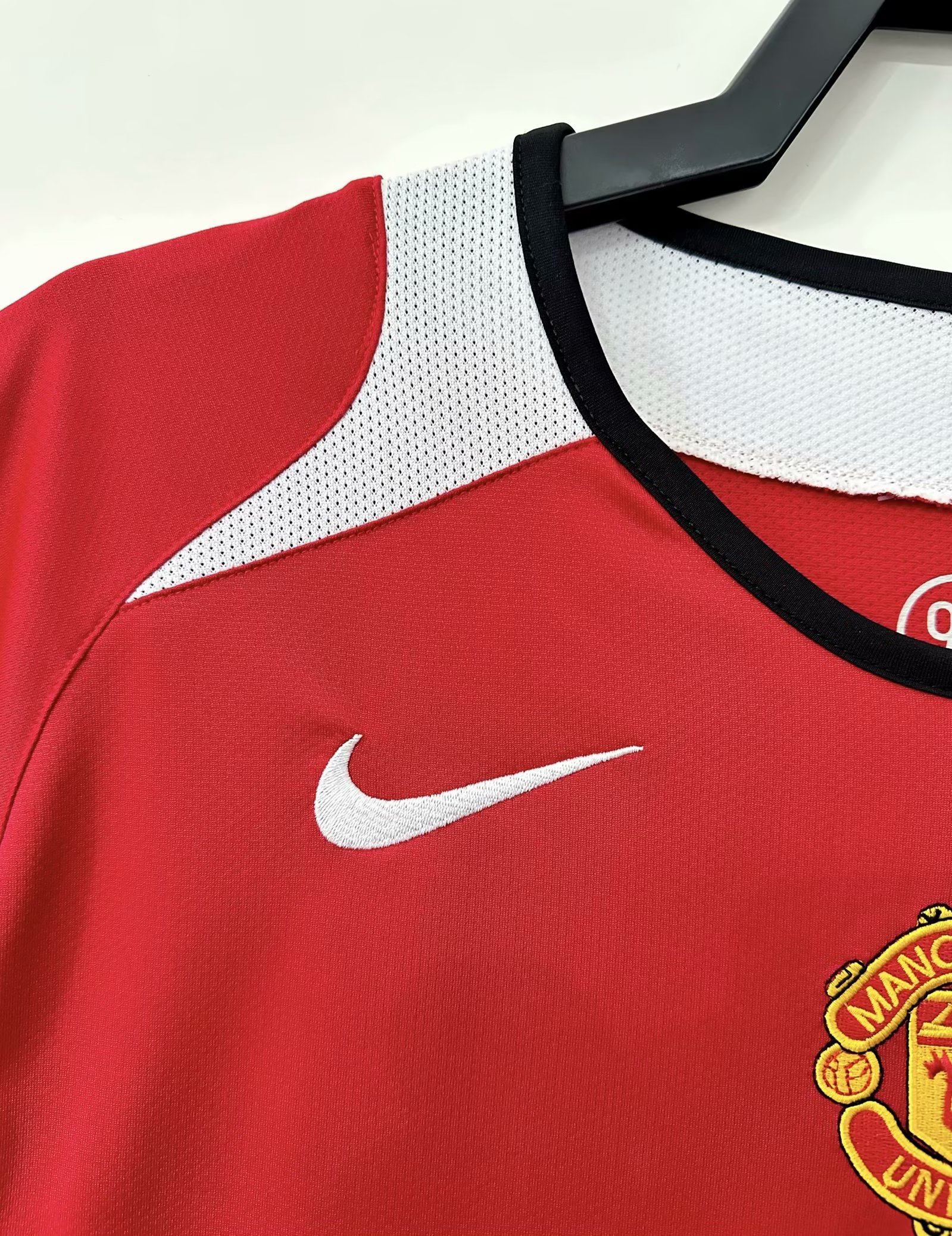 Manchester United Retro 2005-2006 season home jersey
