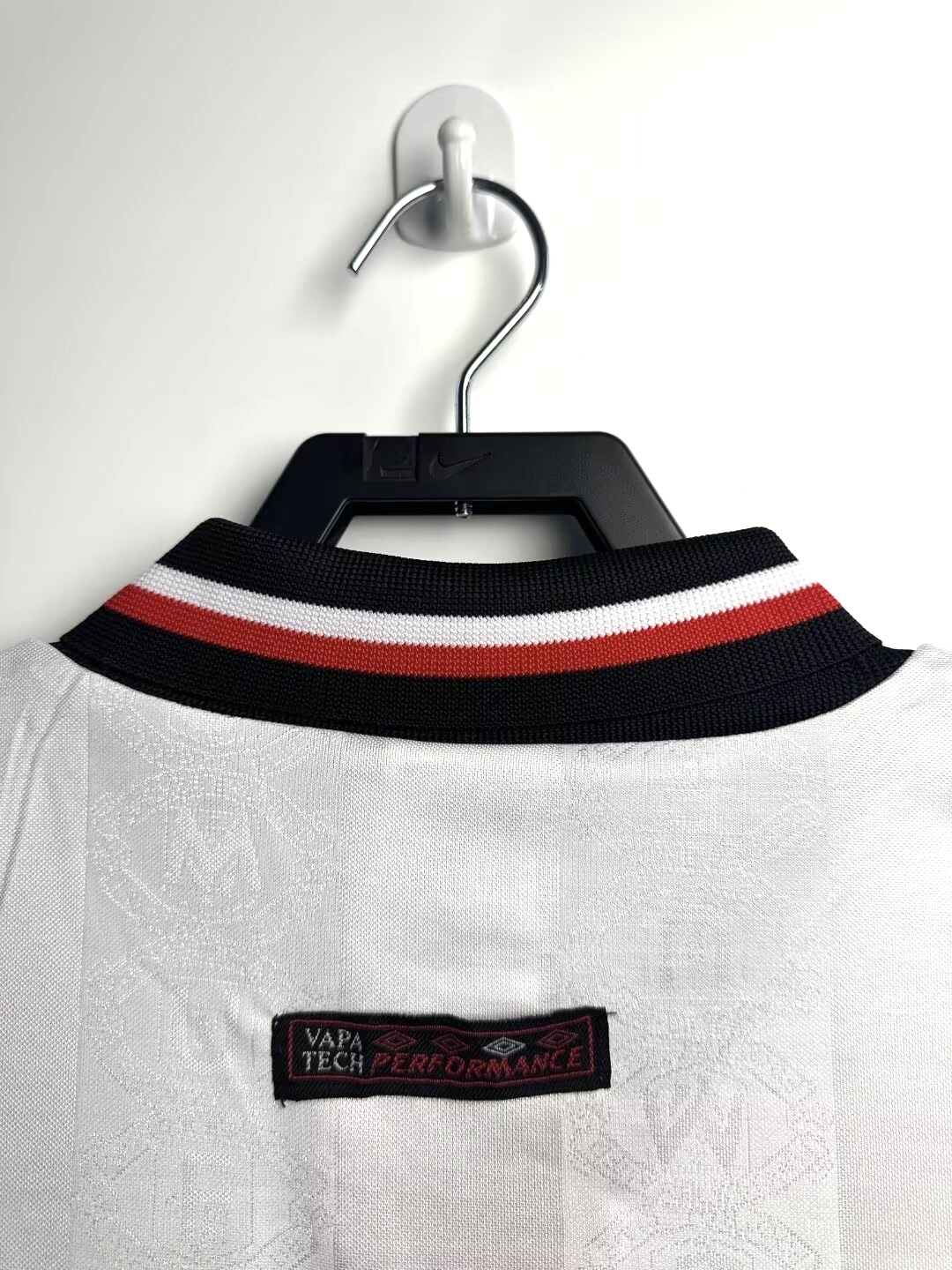 Manchester United Retro 1998-1999 season long away jersey