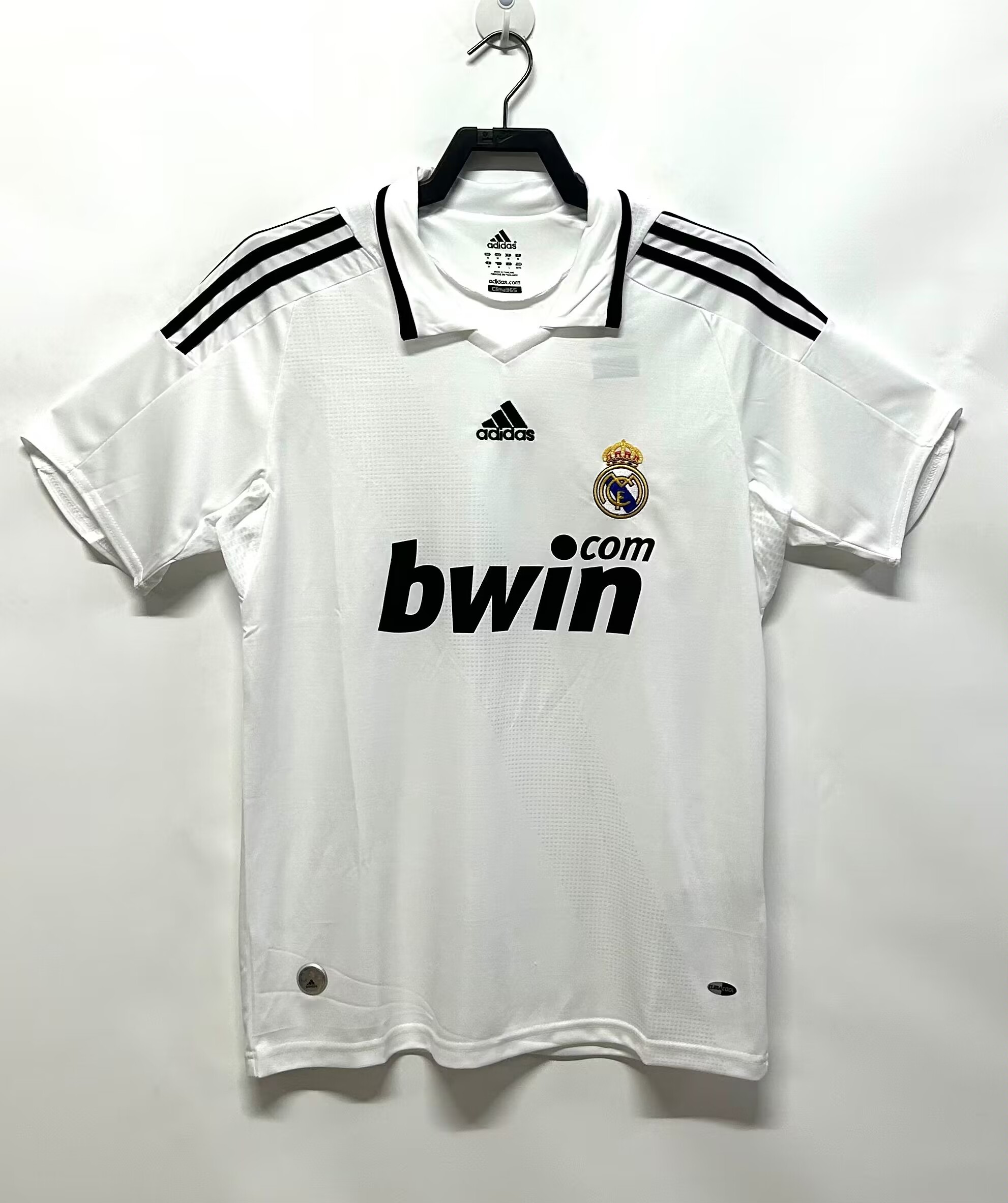 Real Madrid Retro 2008-2009 home court jersey