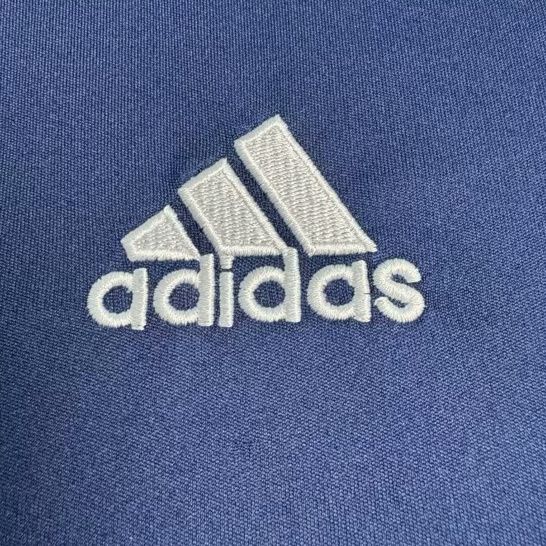 Real Madrid  Retro 2005-2006  away jersey