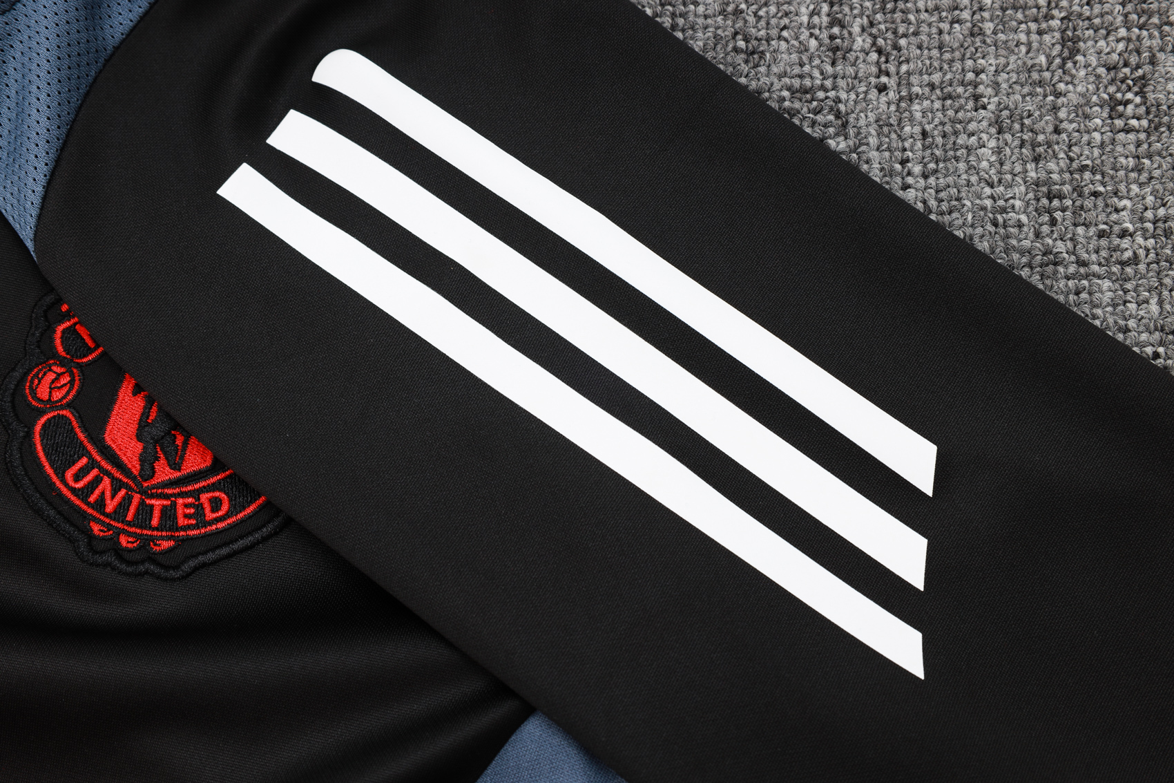 Manchester United 24/25 Adults  Long sleeves half-zip training suit Top + pants