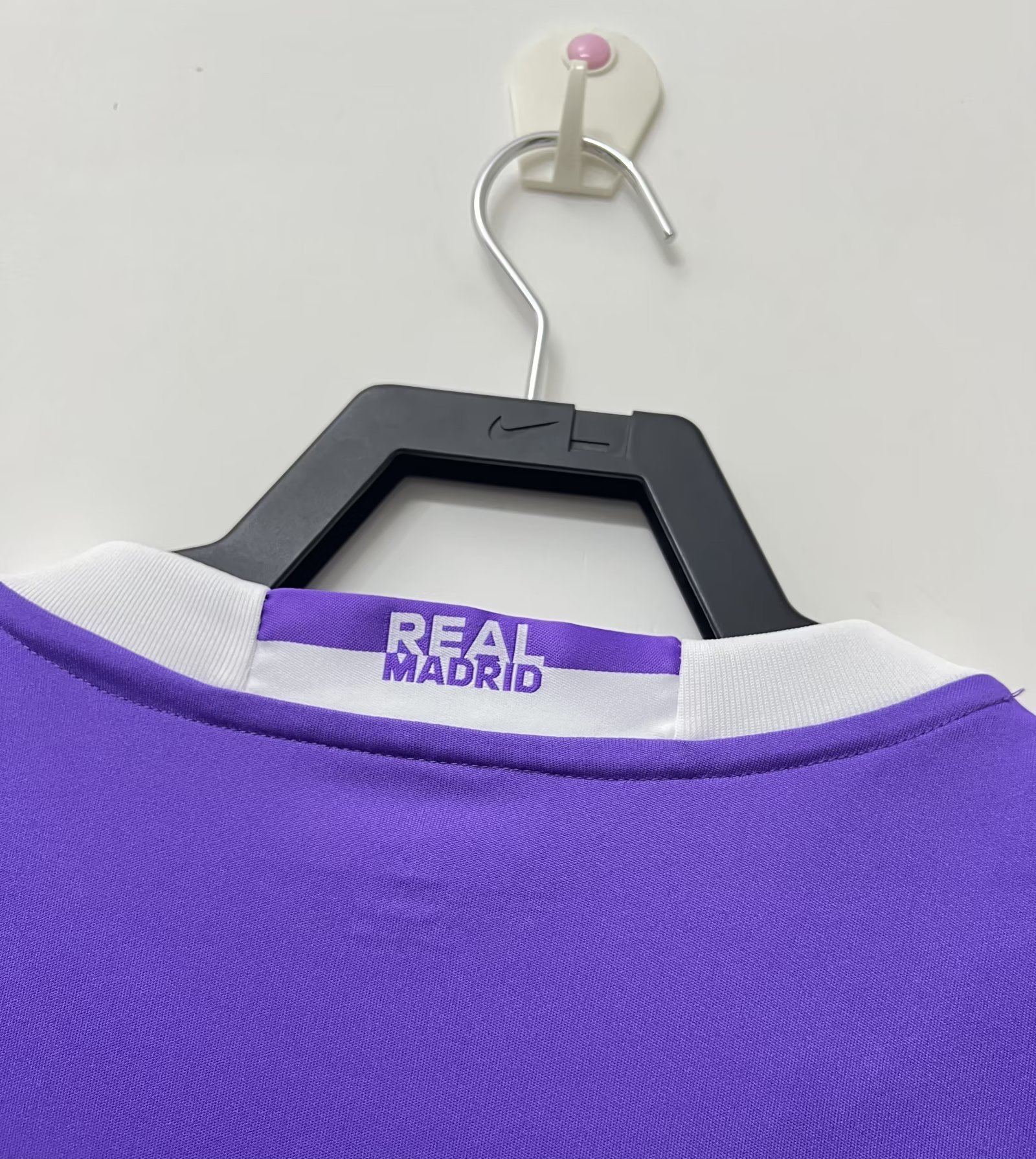 Real Madrid  Retro 2016-2017  away  jersey