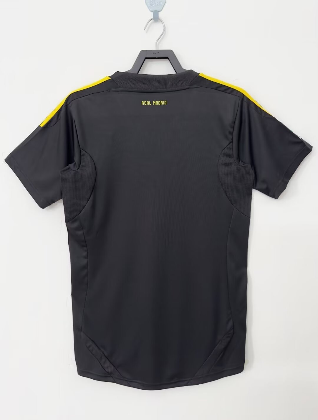 Real Madrid  Retro 2011-2012  goalkeeper jersey