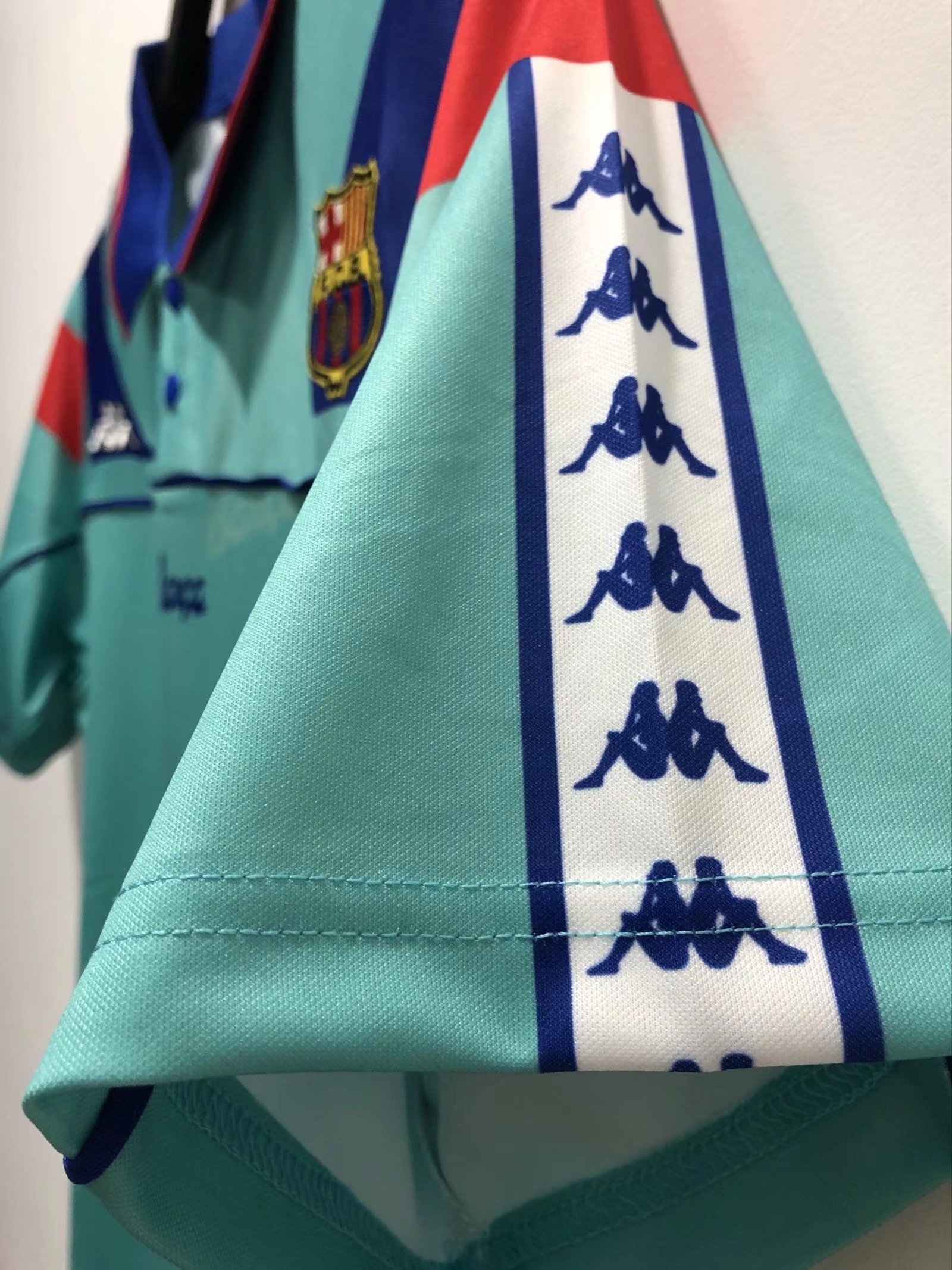 Barcelona Retro 1992-1995 away jersey