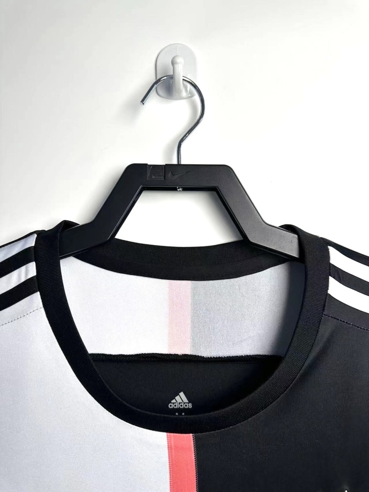 Juventus retro 2019-2000 season home jersey