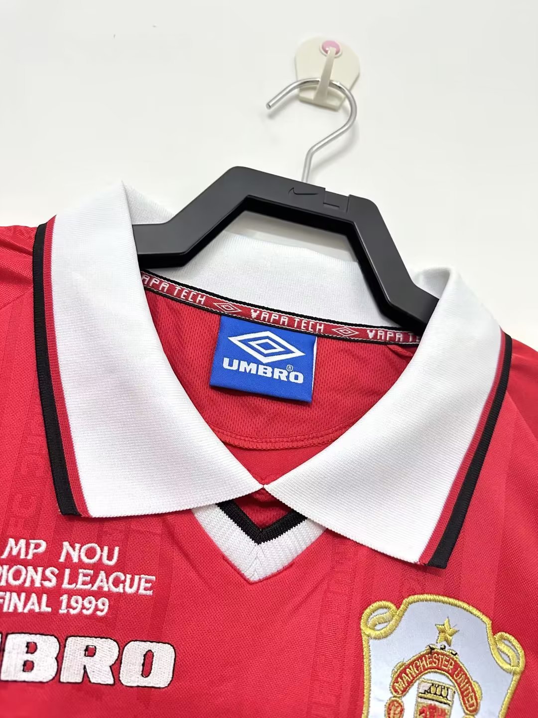 Manchester United Retro 1999-2000 season long home jersey