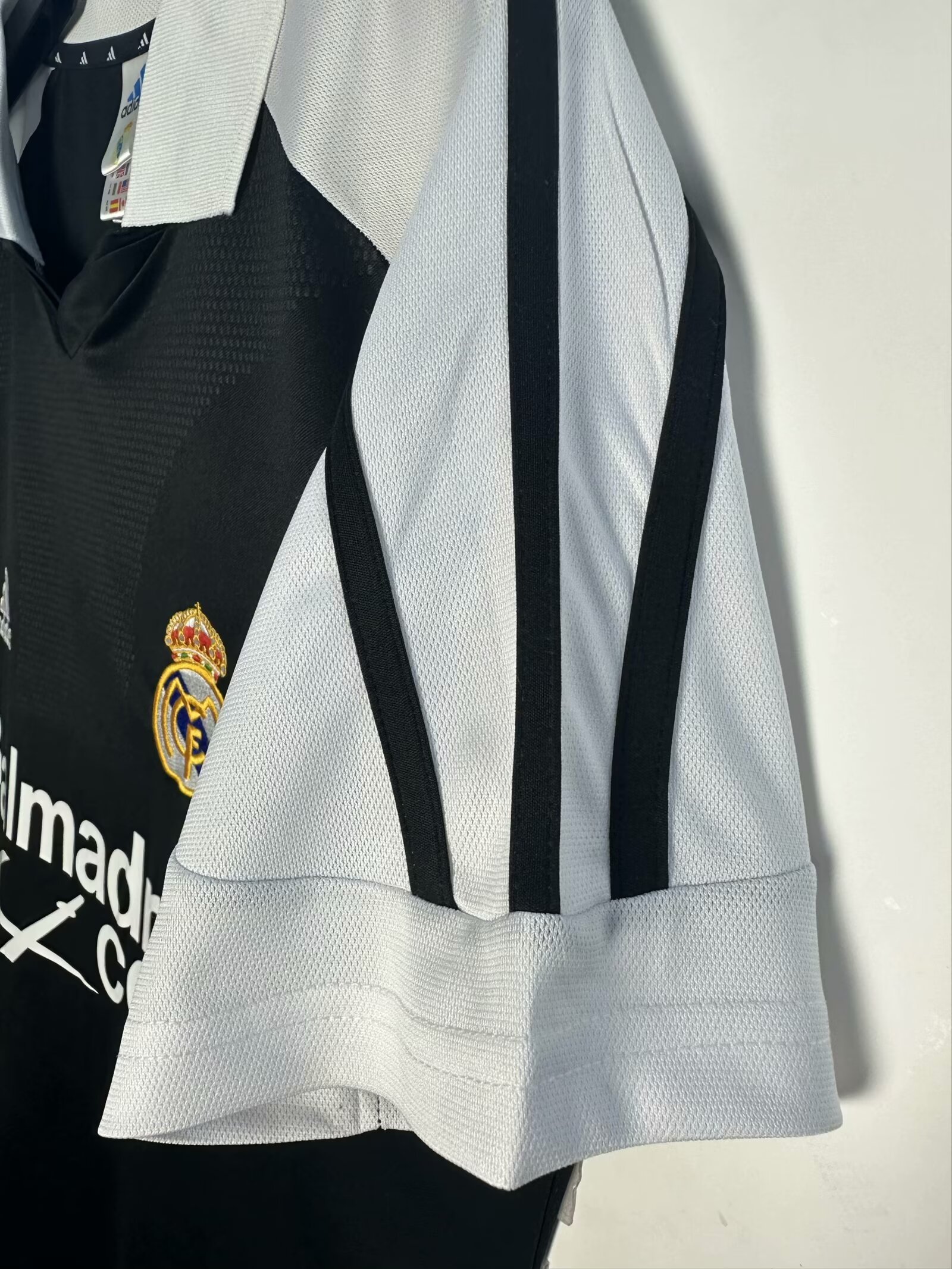 Real Madrid  Retro 2002-2003 away jersey