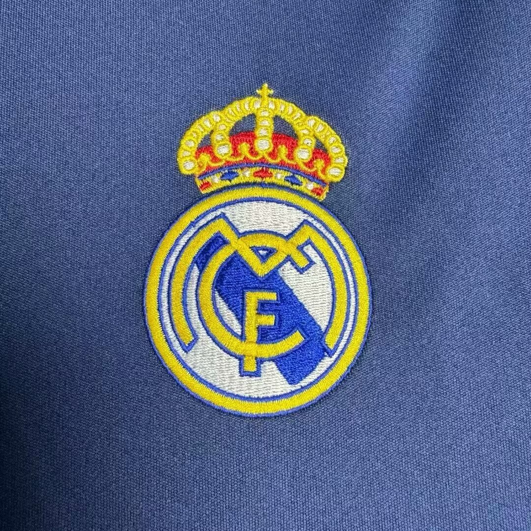 Real Madrid  Retro 2005-2006  away jersey