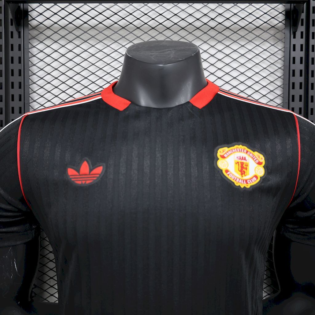 Manchester United 25/26 Black Terrace Icons Jersey-Player Version