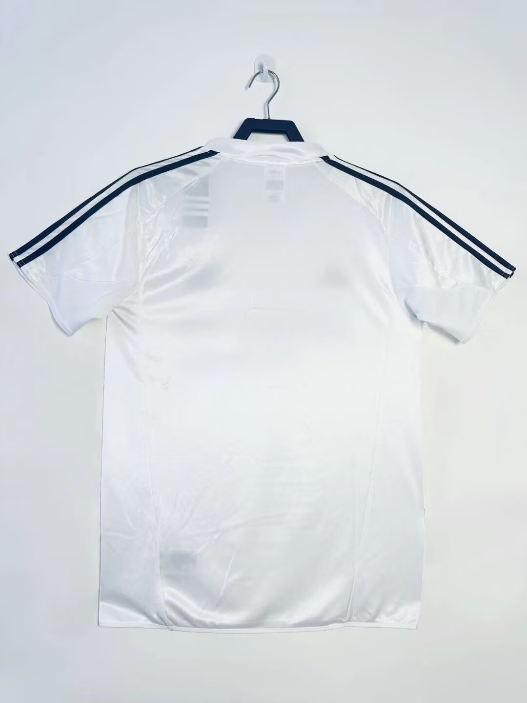 Real Madrid Retro 2004-2005 home court jersey