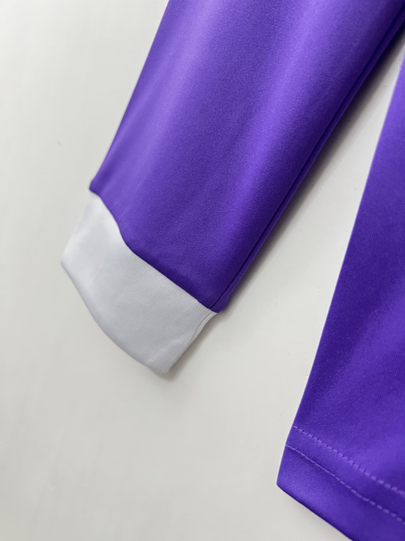 Real Madrid  Retro long sleeves 2016-2017 away jersey