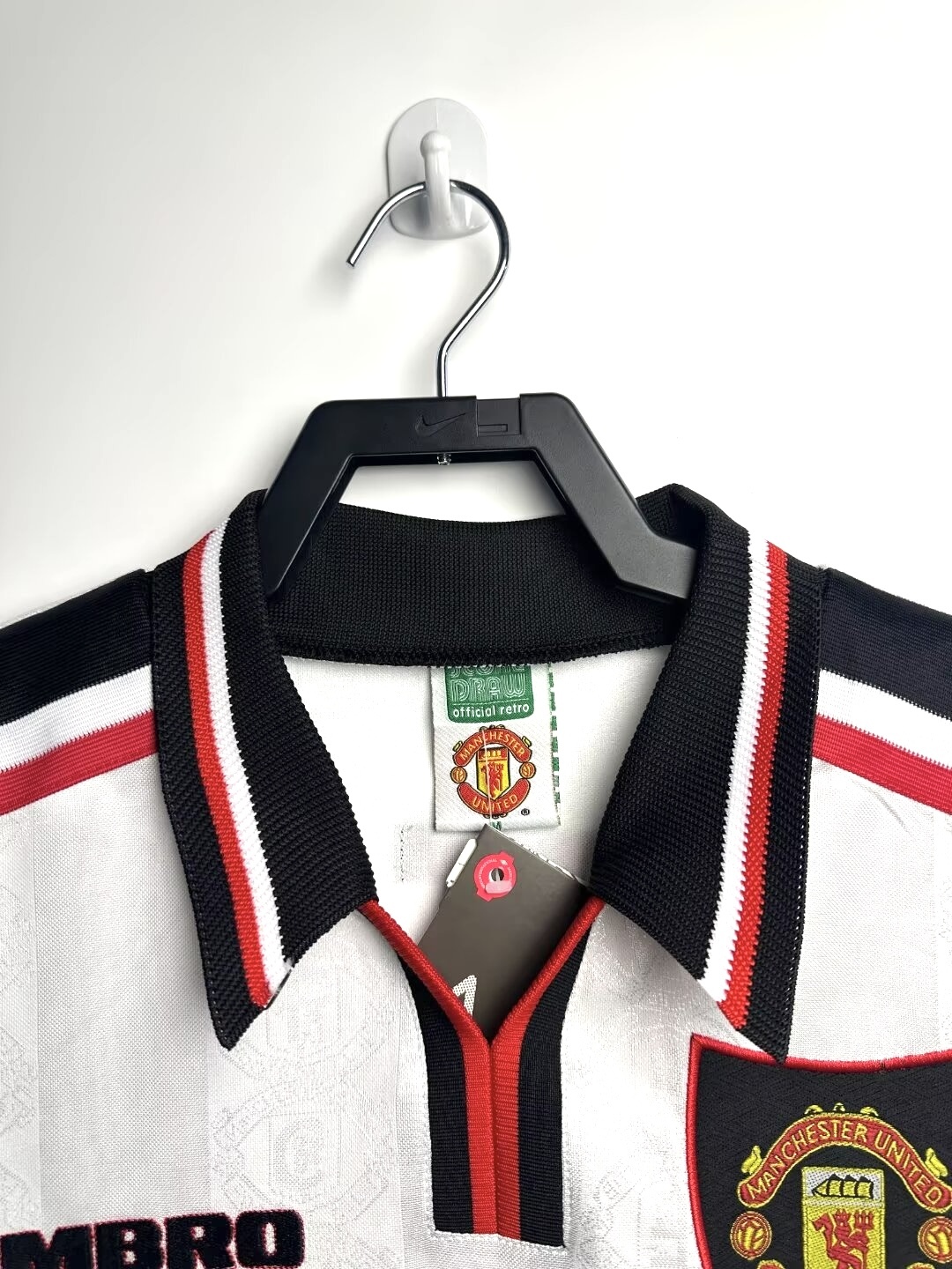 Manchester United Retro 1998-1999 season long away jersey