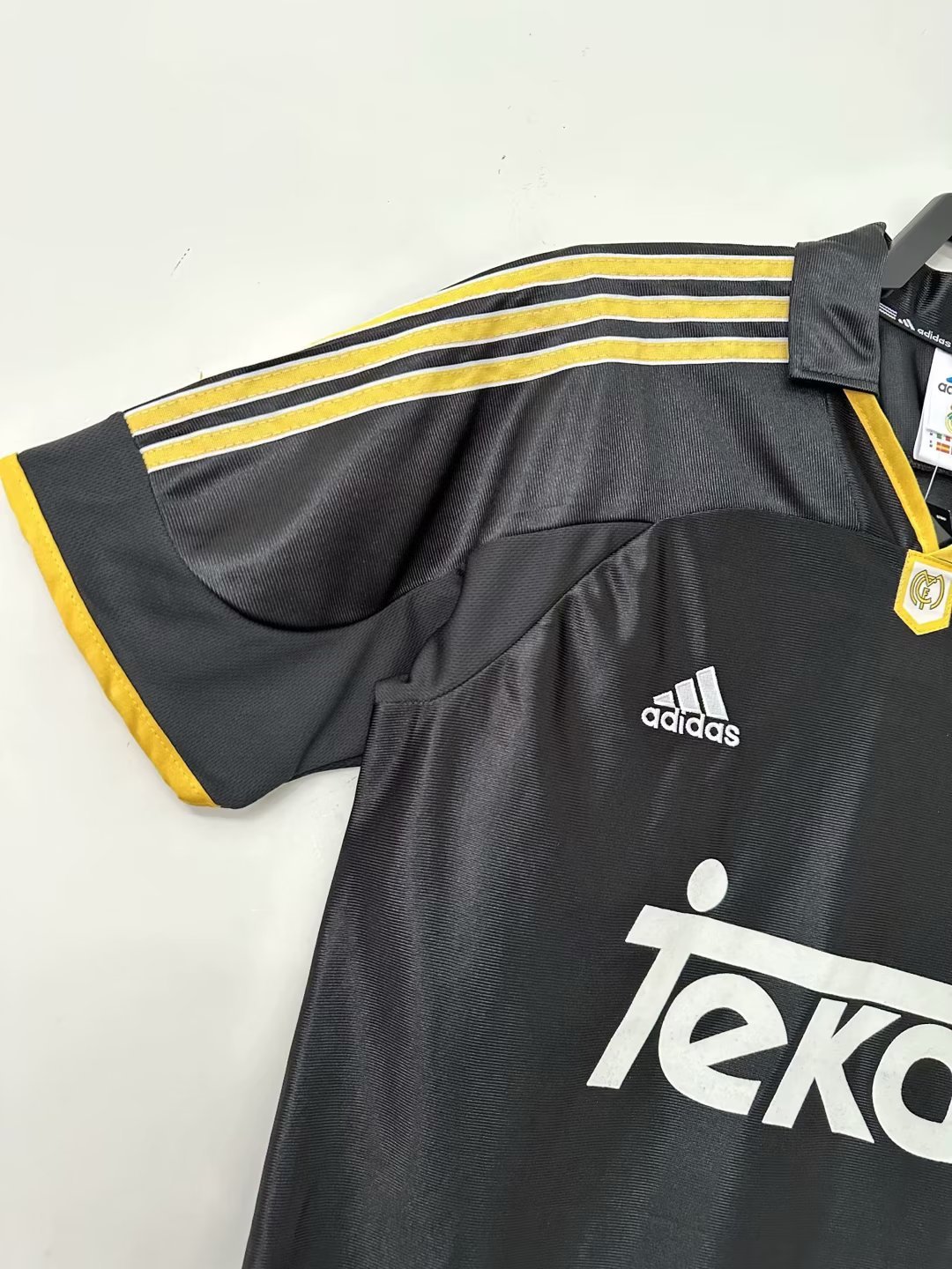 Real Madrid  Retro1999- 2001 Away jersey