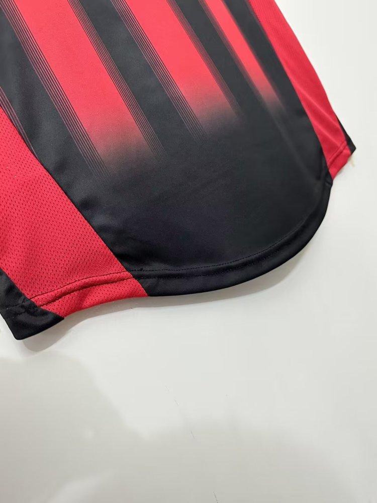AC Milan Retro 2004-2005 season home jersey