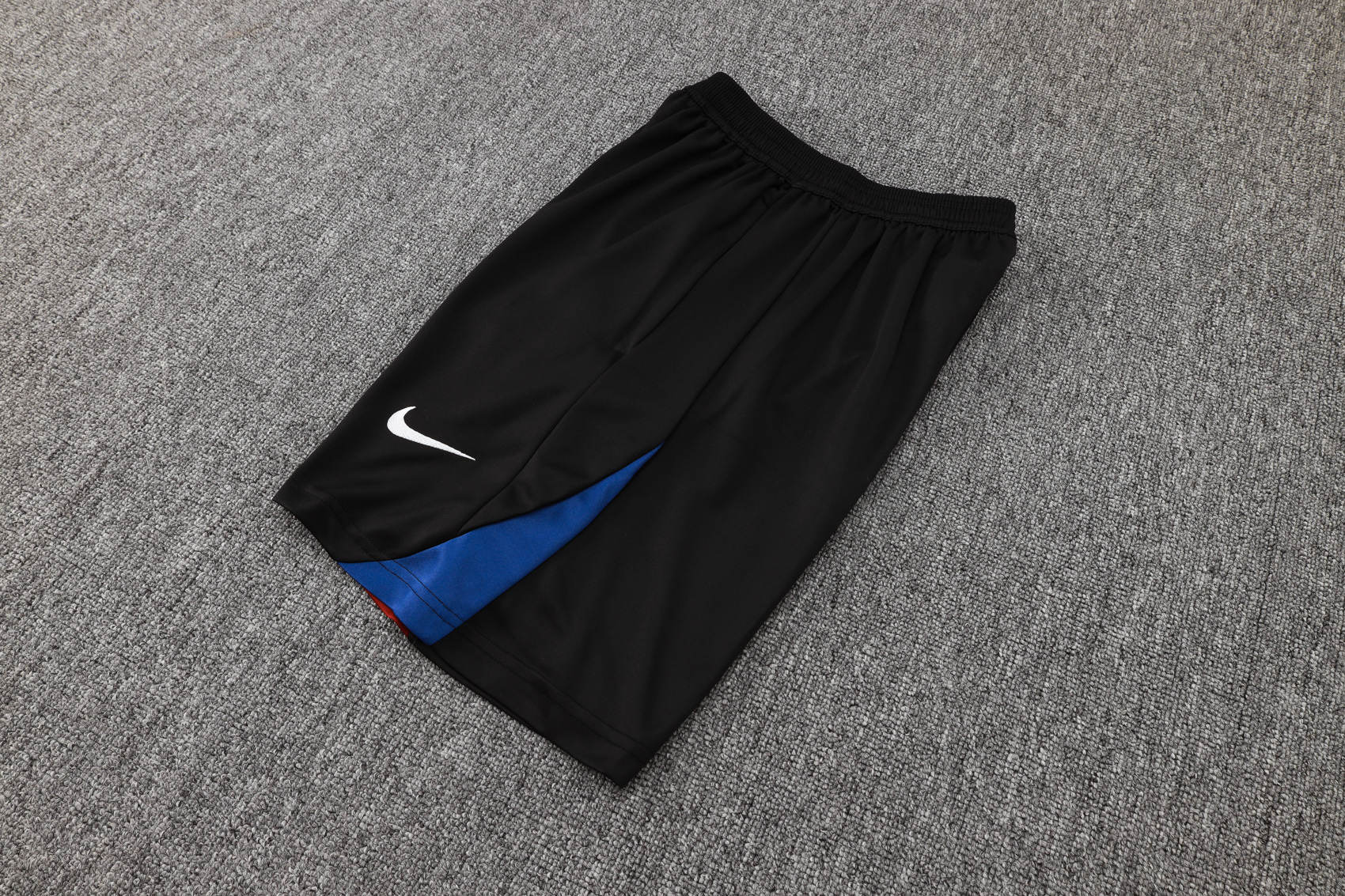 Barcelona 24/25 Adults short sleeved training suit with top and pants