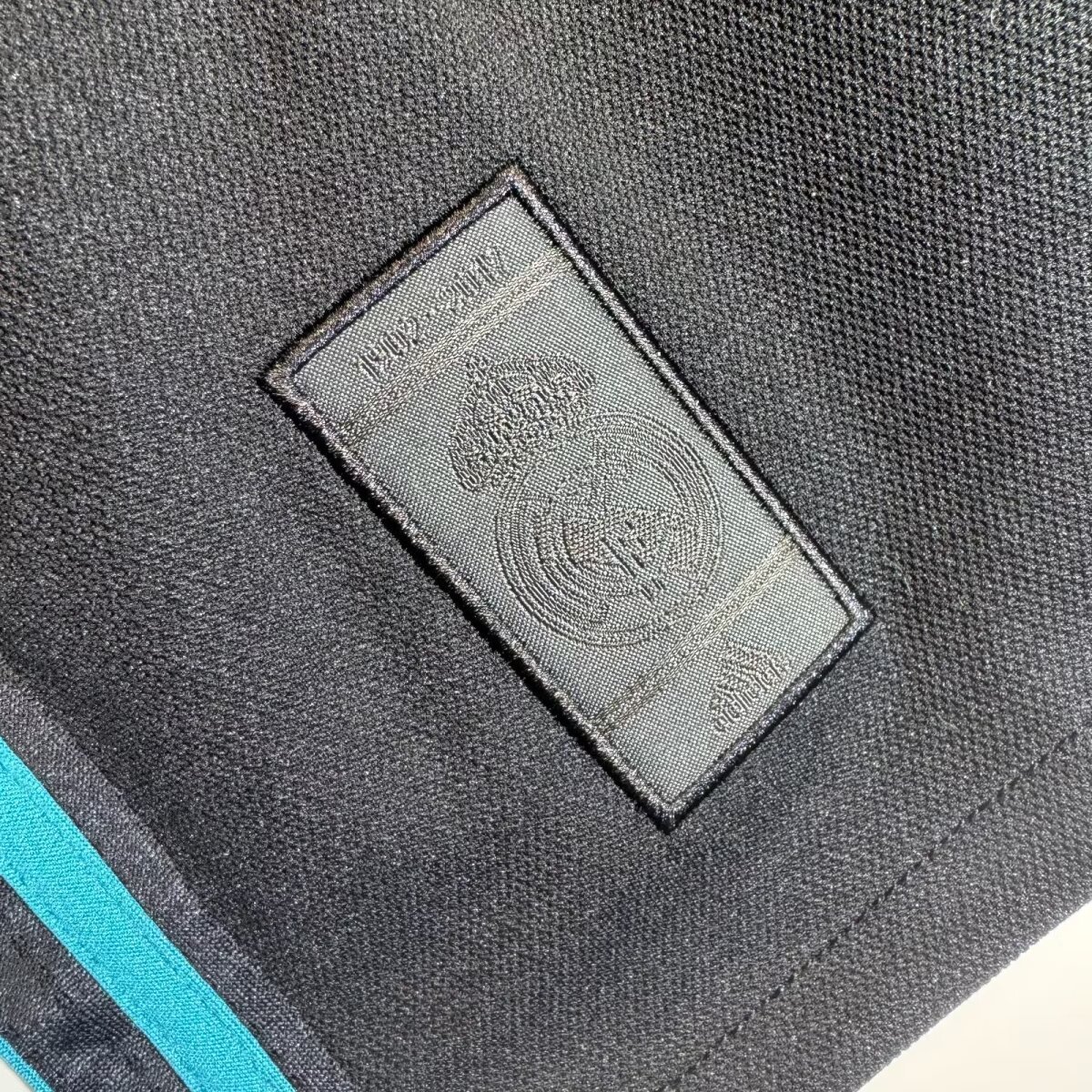 Real Madrid  Retro long sleeves 2017-2018 away jersey