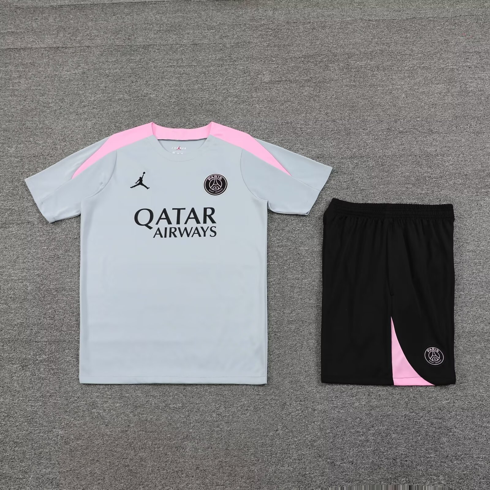 PSG 24/25 Adults short sleeved training suit with top and pants