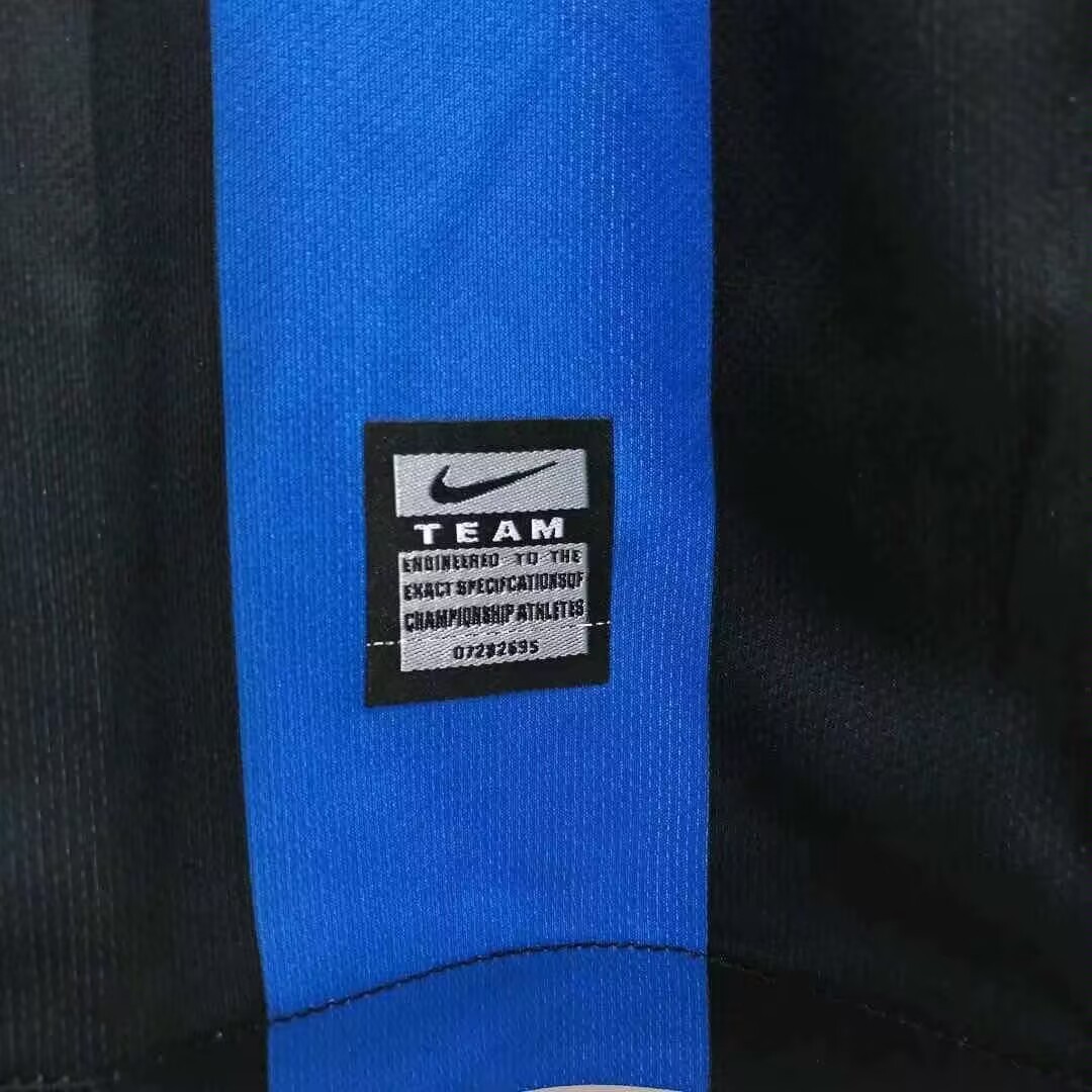 Inter Milan Retro 2010 home court jersey