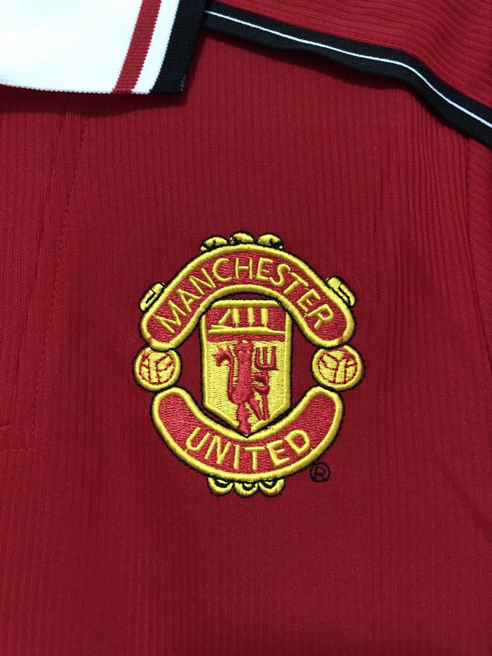 Manchester United Retro 1998 season long home jersey