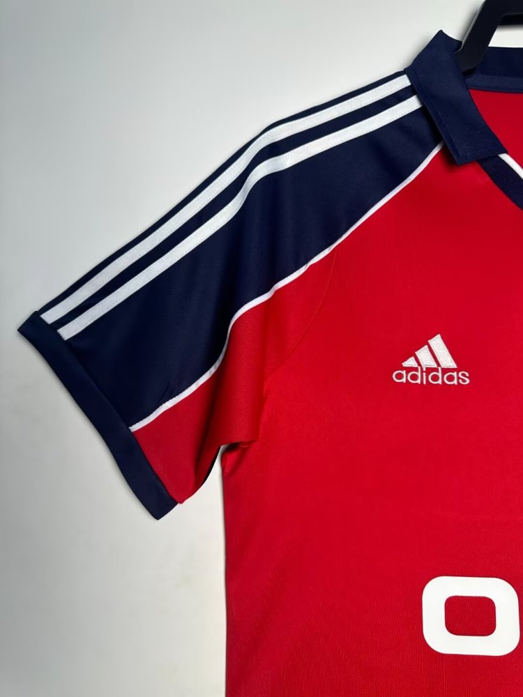 Bayern Munich Retro 2000-2001 home jersey