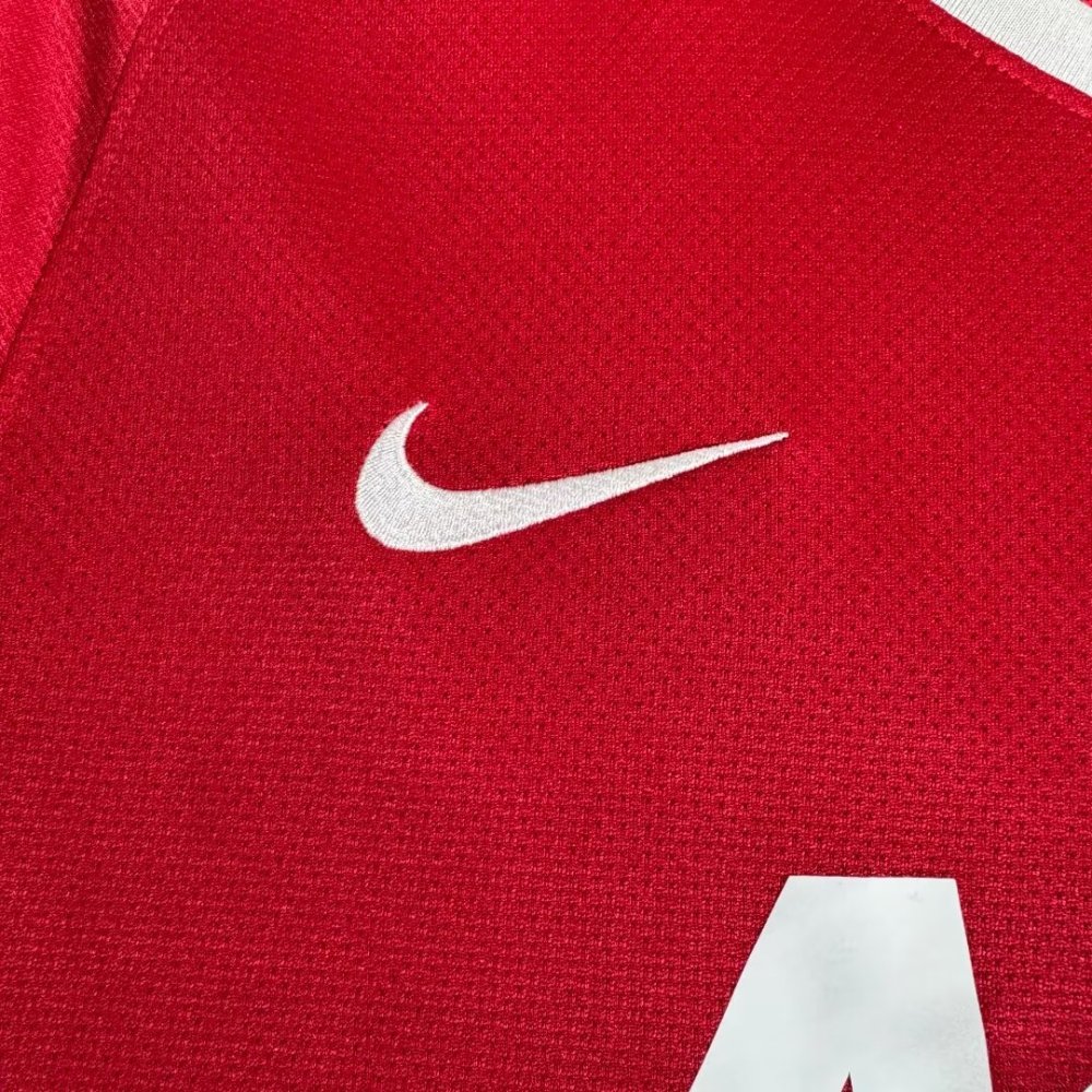 Manchester United Retro 2010-2011 season home jersey